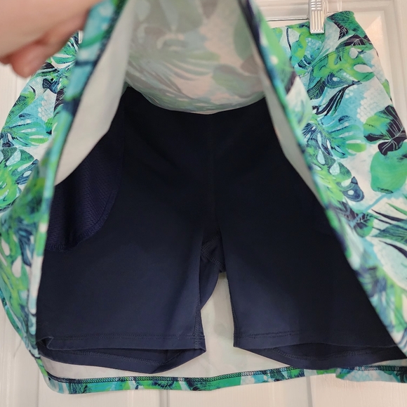 Tommy Bahama Blue Floral Print Golf Skort Size Large - Picture 5 of 10